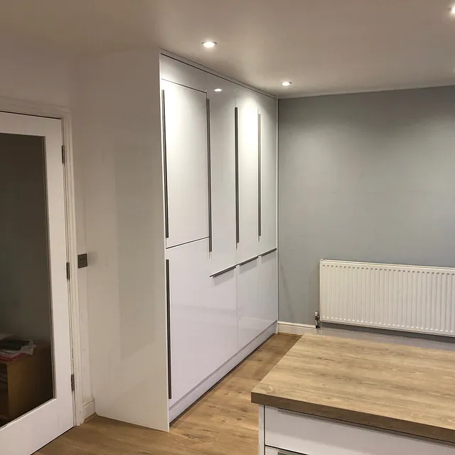 Kitchen gloss white