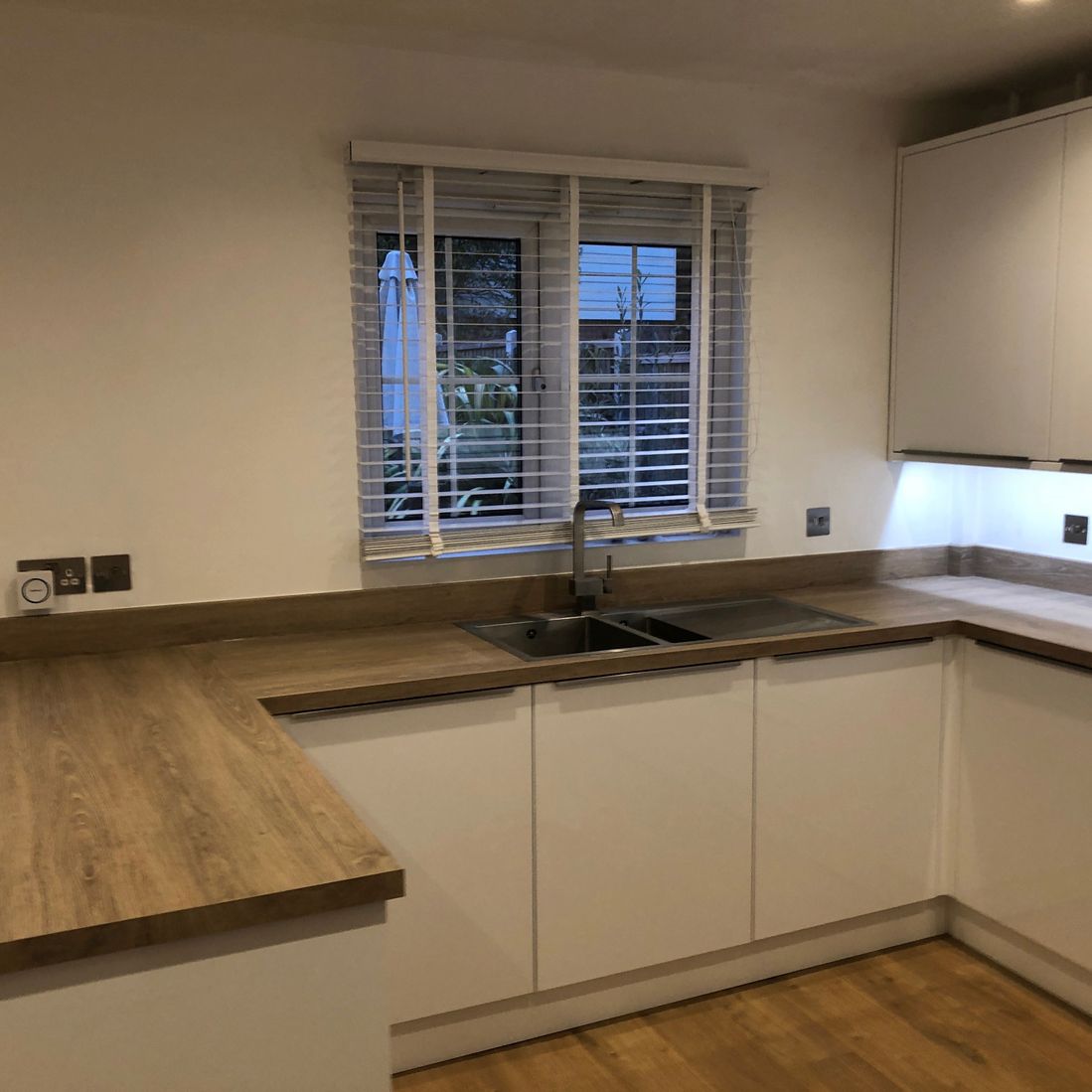 Gloss white kitchen 